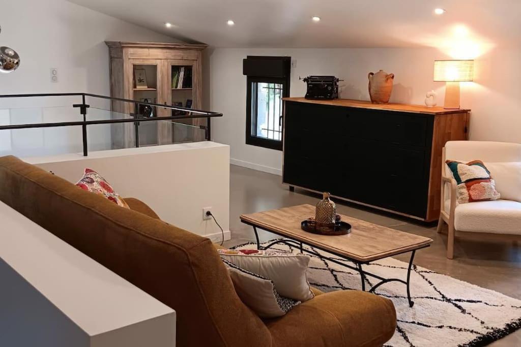 Gite Cosy Au Coeur Du Luberon Lagnes エクステリア 写真