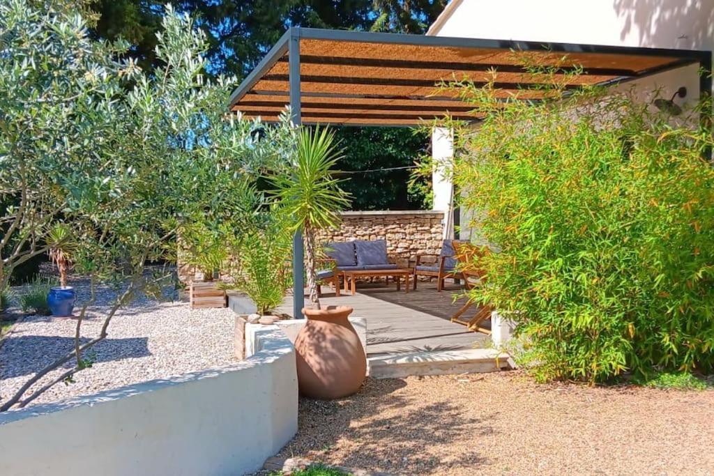 Gite Cosy Au Coeur Du Luberon Lagnes エクステリア 写真