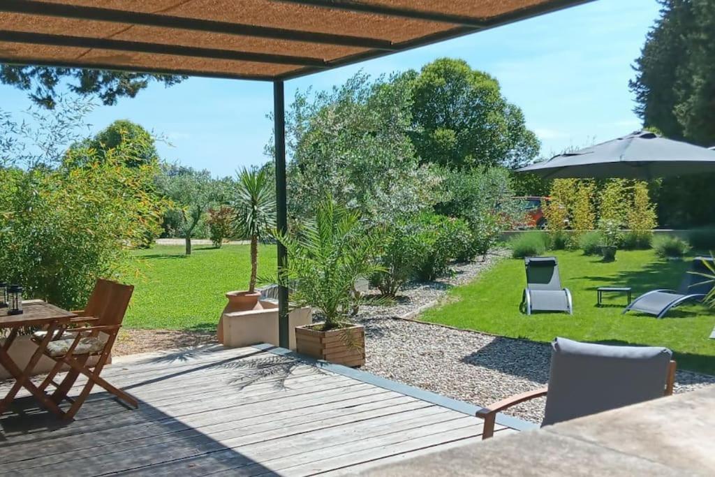 Gite Cosy Au Coeur Du Luberon Lagnes エクステリア 写真